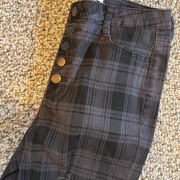 New Easel Plaid distressed Pant - Picture 3 of 6